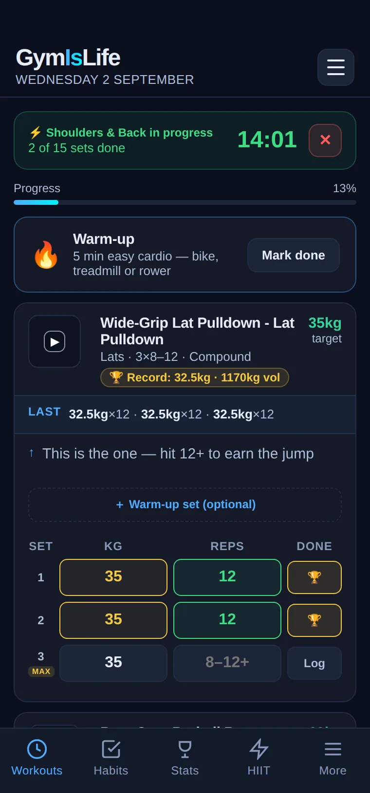 A session in progress: a running timer, a warm-up block, a record chip, the last session's numbers, a coaching line, and two sets logged in gold and green with trophies.